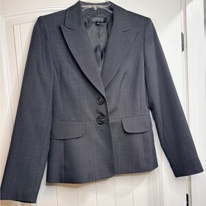 Kasper Tailored Blazer – Size 4 – Classic Career Staple